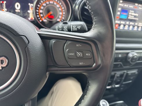 Used 2022 Jeep Wrangler Unlimited Sport image 19