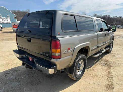 Used 2001 Chevrolet Silverado 2500 LS w/ Off-Road Skid Plate Pkg AWD/4WD image 6