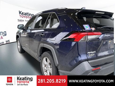 Used 2022 Toyota RAV4 XLE w/ Convenience Package AWD/4WD image 5
