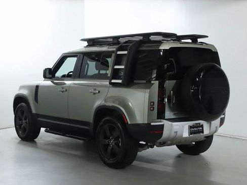 Certified 2022 Land Rover Defender 110 SE AWD/4WD image 45
