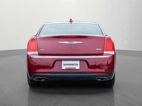 Used 2016 Chrysler 300 Limited image 6