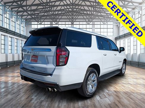 Used 2023 Chevrolet Suburban Premier image 5