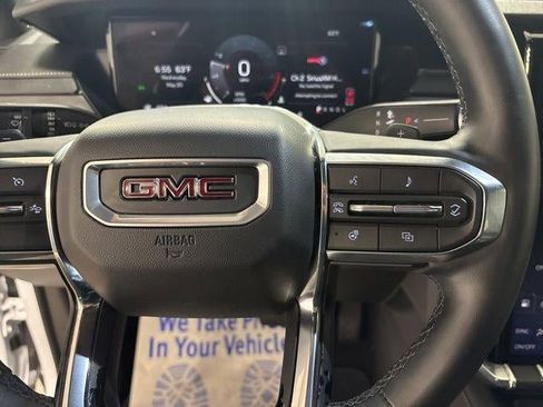 Used 2025 GMC Acadia Elevation AWD/4WD image 16
