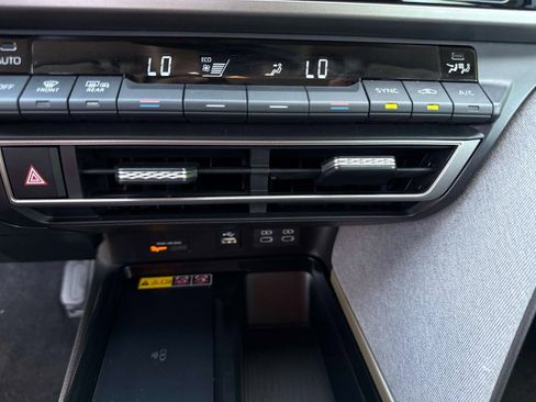 Used 2025 Toyota Camry LE image 23