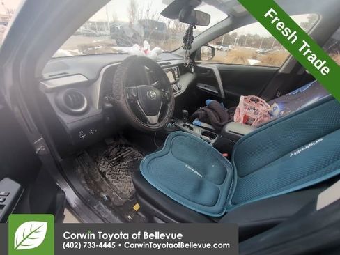 Used 2017 Toyota RAV4 LE w/ Carpet Mat Package image 11