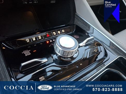 Used 2022 Jeep Wagoneer Series III w/ Premium Group I image 16