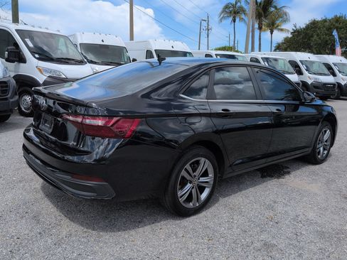 Used 2022 Volkswagen Jetta SE FWD image 5