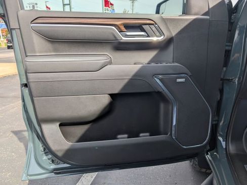 Used 2025 Chevrolet Silverado 1500 LT Trail Boss w/ Convenience Package II image 9