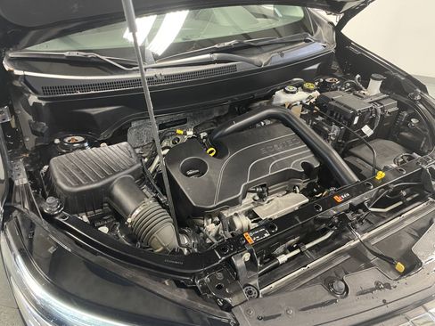 Used 2023 Chevrolet Equinox LT image 30