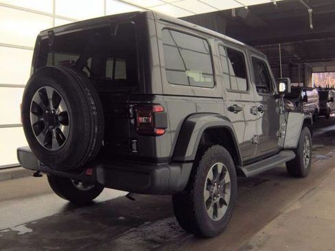 Used 2018 Jeep Wrangler Unlimited Sahara w/ Uconnect 4C Nav & Sound Group AWD/4WD image 3