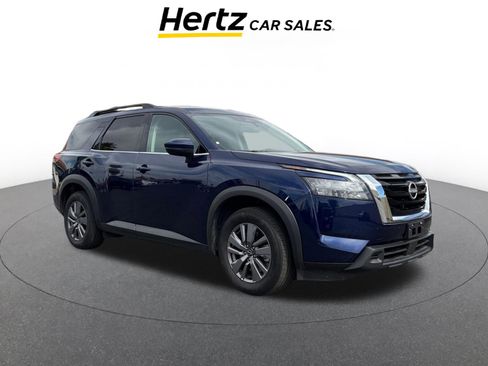 Used 2025 Nissan Pathfinder SV image 1