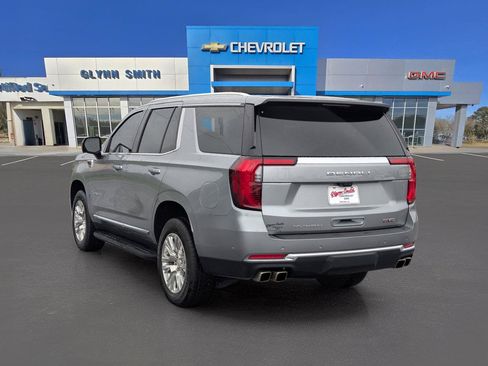 Used 2025 GMC Yukon Denali w/ Advanced Technology Package AWD/4WD image 12