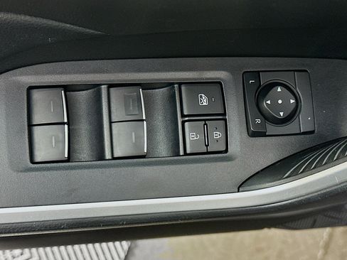 Used 2022 Toyota RAV4 XLE w/ Convenience Package image 15