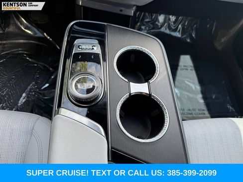 Used 2024 Cadillac Lyriq Sport AWD/4WD image 21