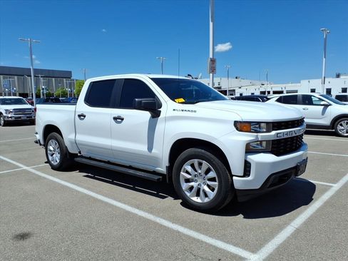 Used 2022 Chevrolet Silverado 1500 Custom RWD image 3