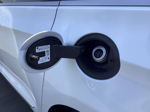 Used 2024 Chrysler Pacifica Pinnacle image 25