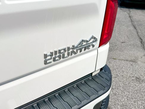 Certified 2019 Chevrolet Silverado 1500 High Country w/ High Country Premium Package AWD/4WD image 13