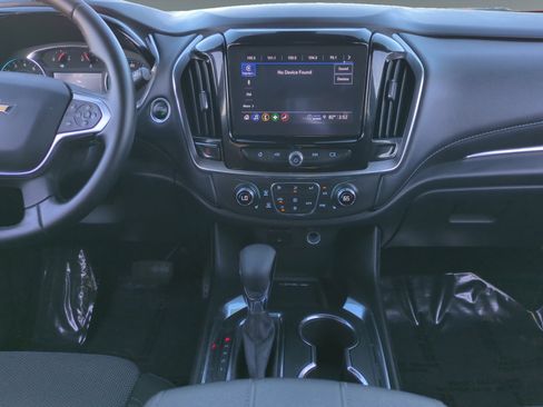 Used 2023 Chevrolet Traverse LT image 11