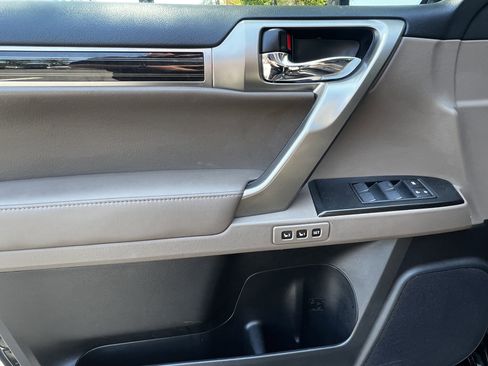 Used 2022 Lexus GX 460 Premium image 13