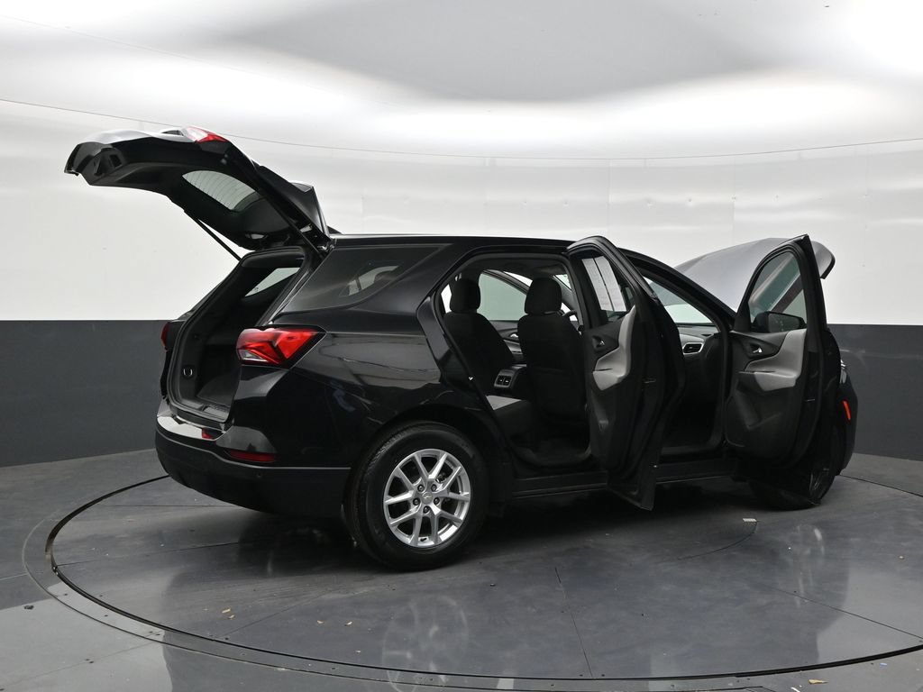 Used 2024 Chevrolet Equinox LS w/ Driver Confidence II Package FWD image 28