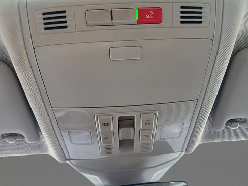Used 2023 Volkswagen Jetta SE FWD image 18