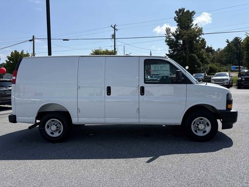 New 2025 Chevrolet Express 2500 w/ Driver Convenience Package RWD image 9