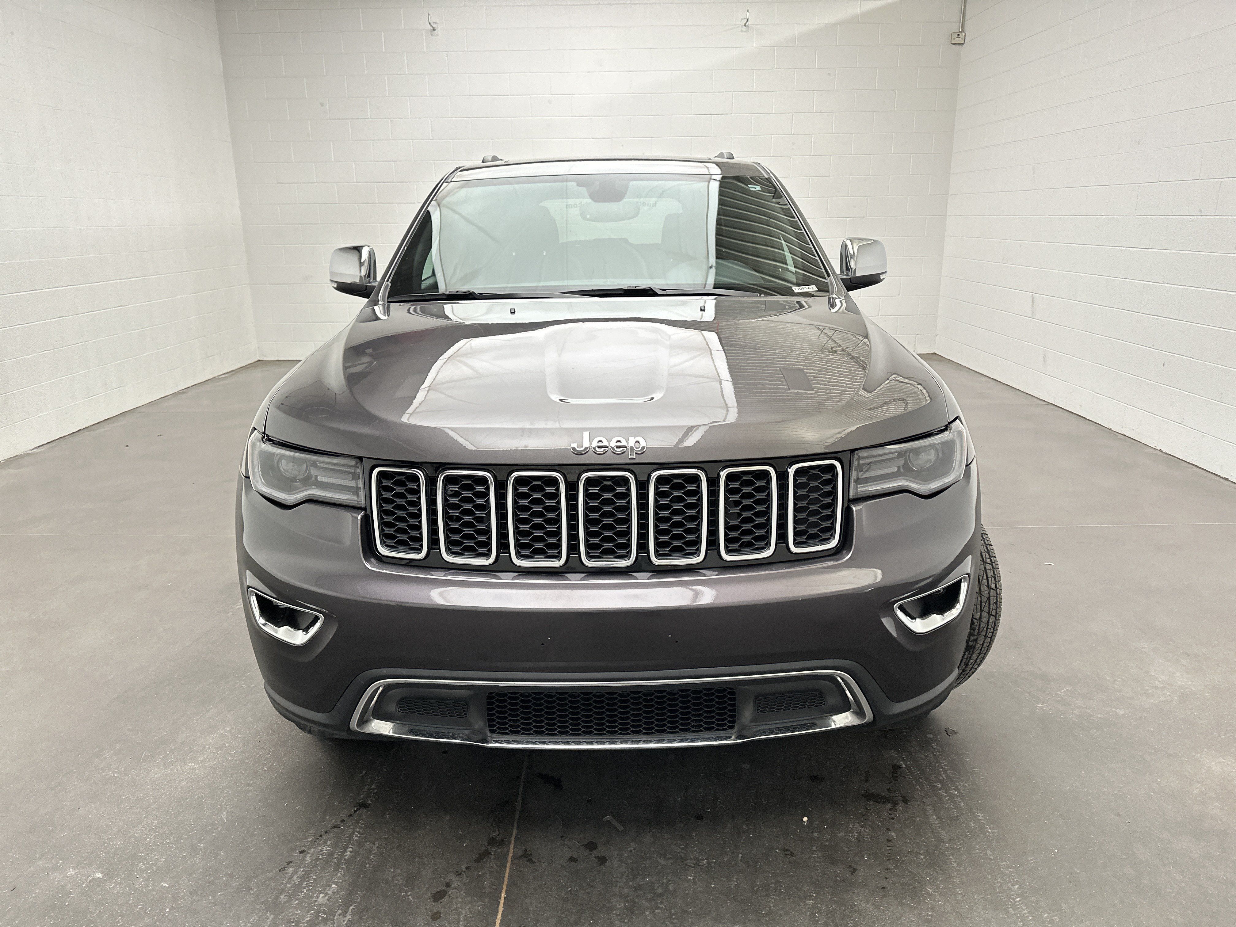 Used 2020 Jeep Grand Cherokee Limited w/ Premium Lighting Group AWD/4WD image 3