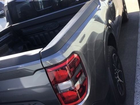 Certified 2025 Ford Maverick Lariat w/ 4K Tow Package image 3