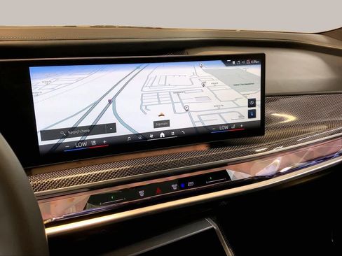 Certified 2023 BMW i7 xDrive60 w/ Executive Package 2 AWD/4WD image 6