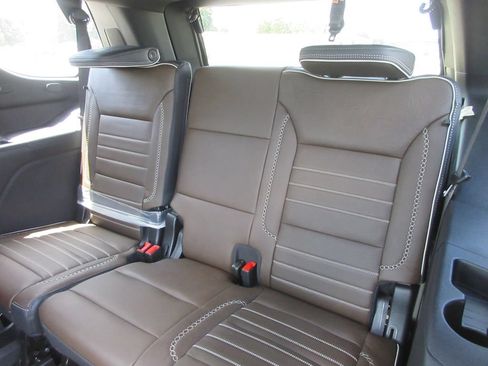New 2026 GMC Yukon Denali Ultimate AWD/4WD image 13
