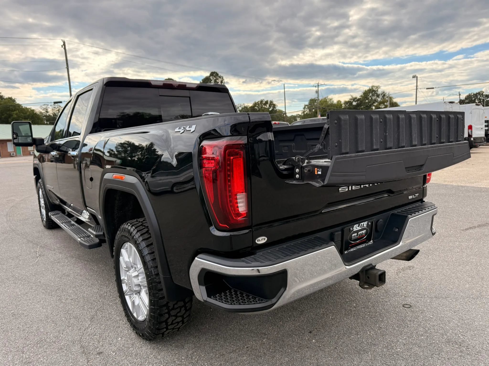 Used 2022 GMC Sierra 2500 SLT w/ SLT Convenience Package AWD/4WD image 15