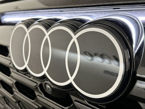 Used 2024 Audi Q8 e-tron Prestige w/ Prestige Package image 34