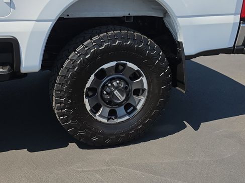 Used 2023 Ford F350 Lariat w/ Lariat Ultimate Package AWD/4WD image 11