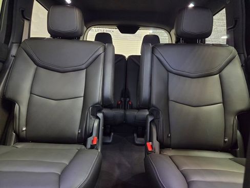 Used 2024 Cadillac XT6 Premium Luxury w/ Technology Package FWD image 12