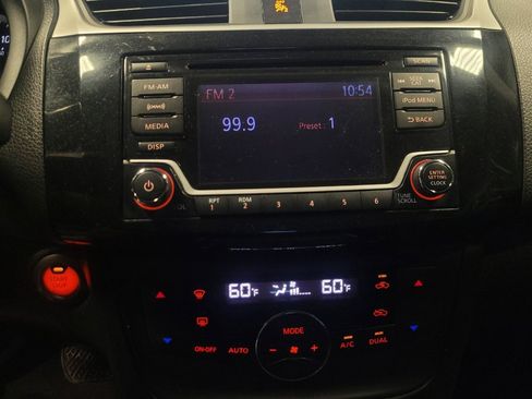 Used 2018 Nissan Sentra SV FWD image 25