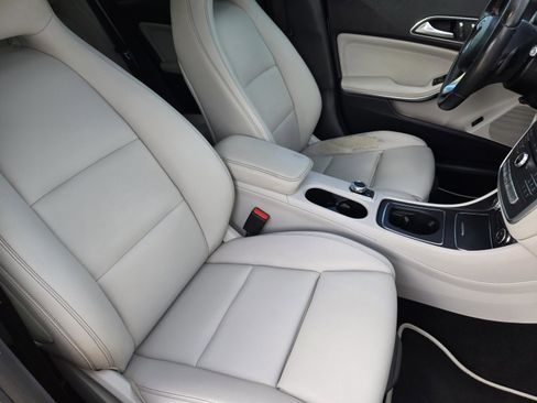 Used 2017 Mercedes-Benz CLA 250 image 16