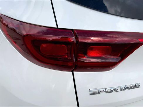 Used 2022 Kia Sportage LX image 27