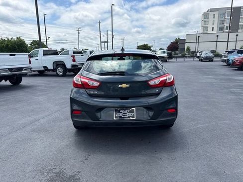 Used 2018 Chevrolet Cruze LT FWD image 4