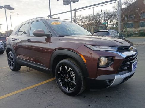 Used 2023 Chevrolet TrailBlazer LT w/ Convenience Package image 2