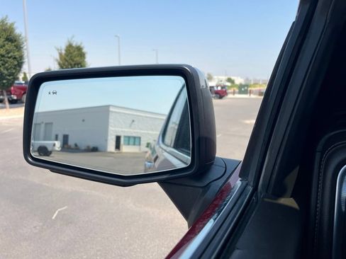 Used 2022 GMC Sierra 1500 SLT w/ Driver Alert Package II AWD/4WD image 4