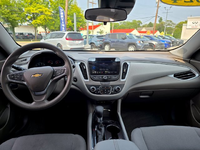 Used 2024 Chevrolet Malibu LT FWD image 3