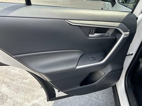 Used 2025 Toyota RAV4 XLE AWD/4WD image 20
