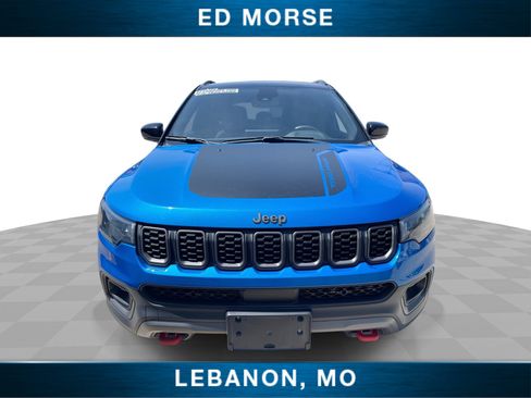Used 2025 Jeep Compass Trailhawk AWD/4WD image 3