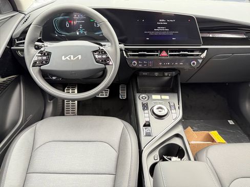 New 2025 Kia Niro SX Touring image 10