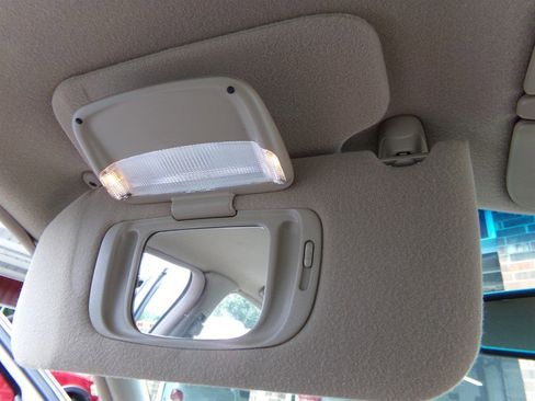 Used 2001 Lincoln Continental image 64