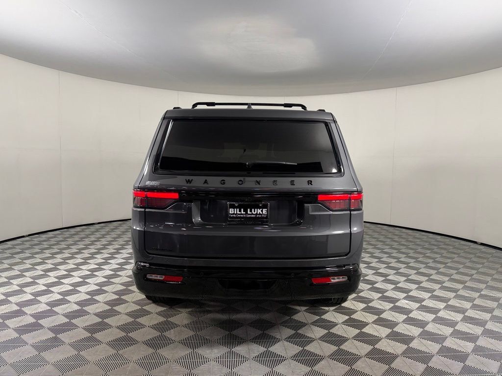 Used 2023 Jeep Wagoneer Series II AWD/4WD image 8