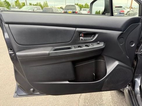 Used 2014 Subaru Crosstrek 2.0i Limited AWD/4WD image 9