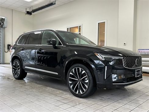 Certified 2025 Volvo XC90 B6 Plus image 1