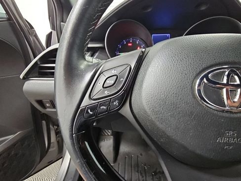 Used 2018 Toyota C-HR XLE FWD image 23