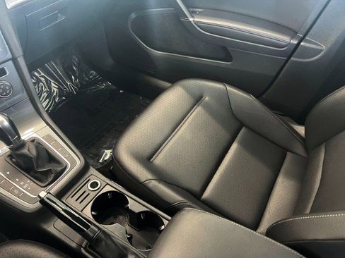 Used 2017 Volkswagen Golf SE AWD/4WD image 23